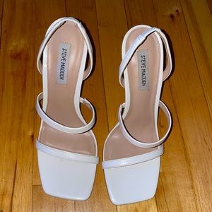 Best price..Get it while it’s Hot ladies White Steve Madden shoes